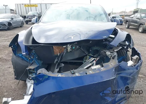 2023 Tesla Model Y Awd/Long Range Dual Motor All-Wheel Drive из США, поврежденный, VIN 7SAYGDEE8PA121641